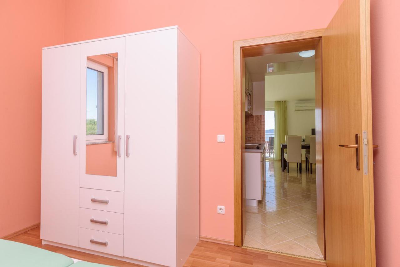 Apartmani Emil 特罗吉尔 外观 照片
